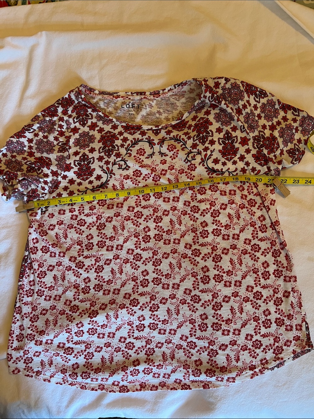 LOFT Cream and Red Short Sleeve Floral Tee XXL